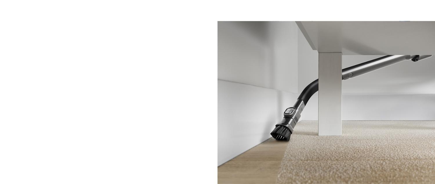 Dyson Flexi-Fugendüse beim Reinigen